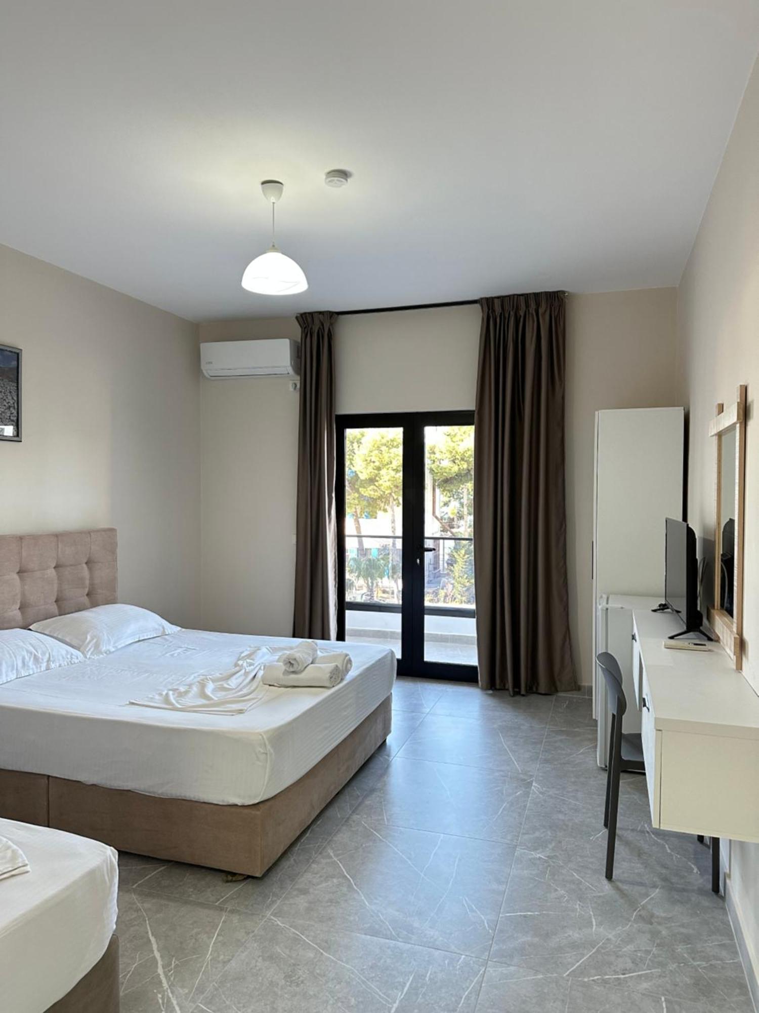 Molla Hotel Restorant Shëngjin Extérieur photo