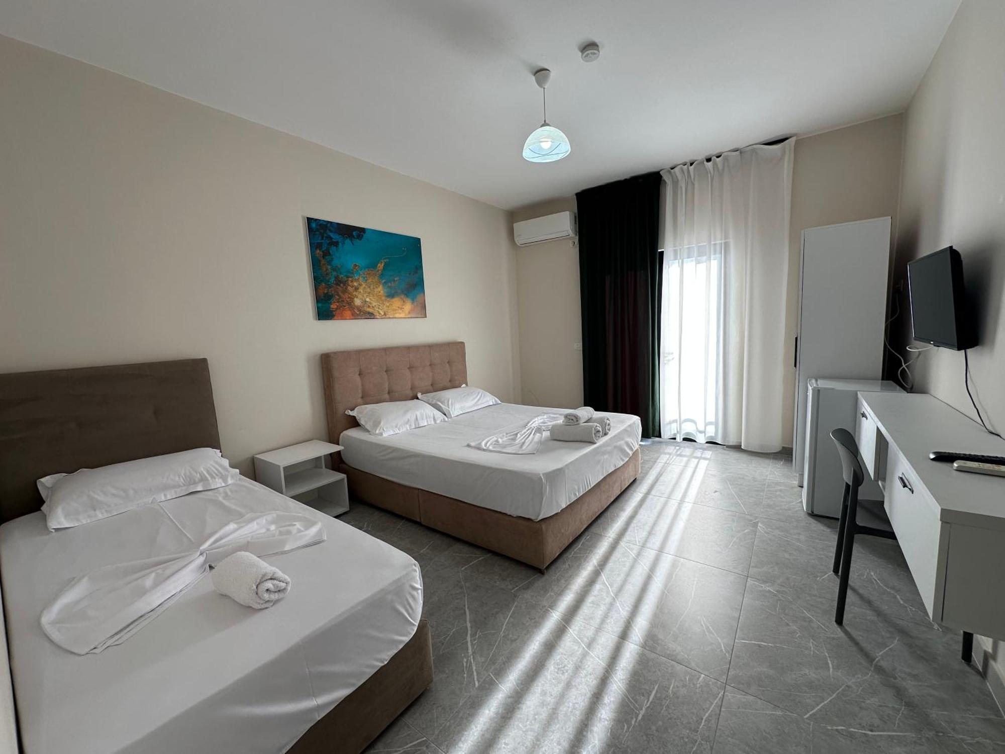 Molla Hotel Restorant Shëngjin Extérieur photo
